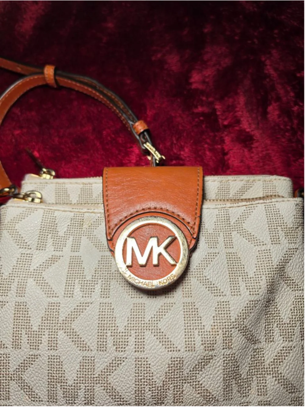 Michael Kors White Fulton Magnetic Messenger Crossbody Bag